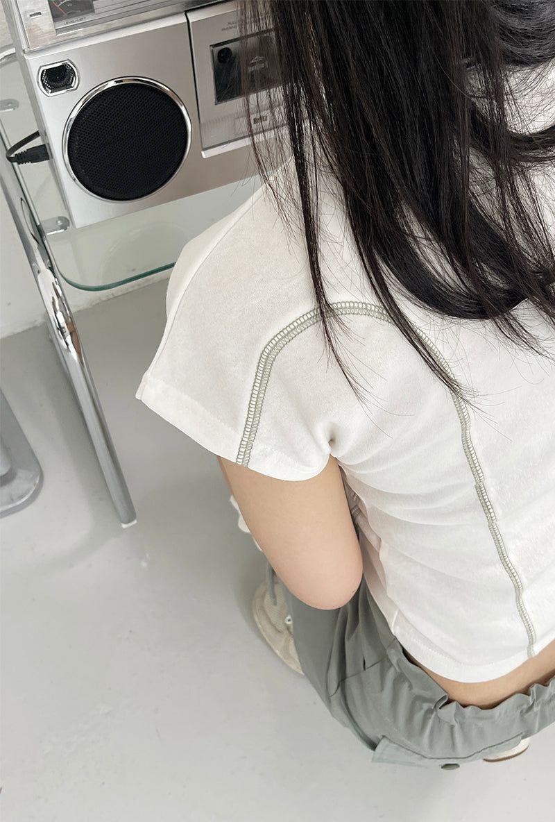 Stitch Curve Line Slit Tee