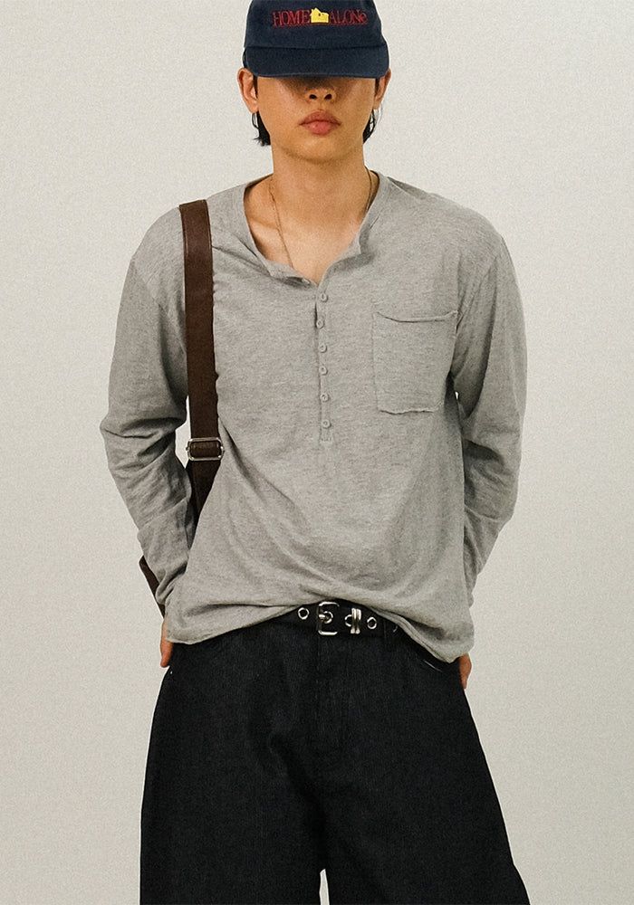 SEMIKAJI（セミカジ）の「MRスラブ ボタン ヘンリーネック ロングスリーブ T（トップス）」
