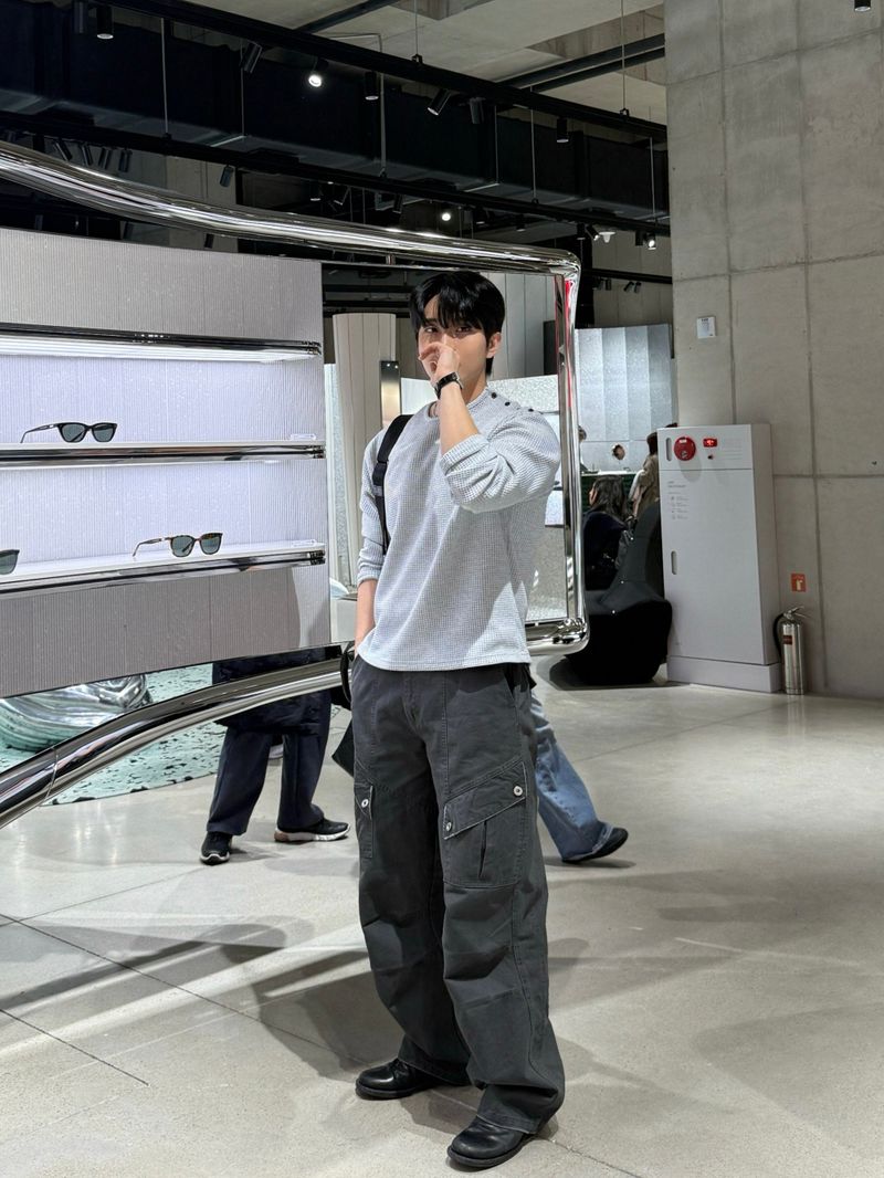 Deep garment pin dying cargo pants