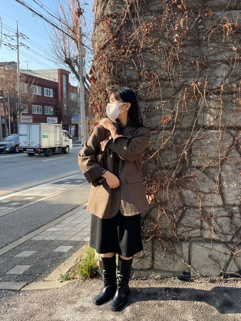 Square wrinkle middle boots 