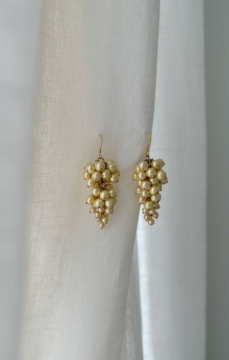 pearl grape earring - yellow