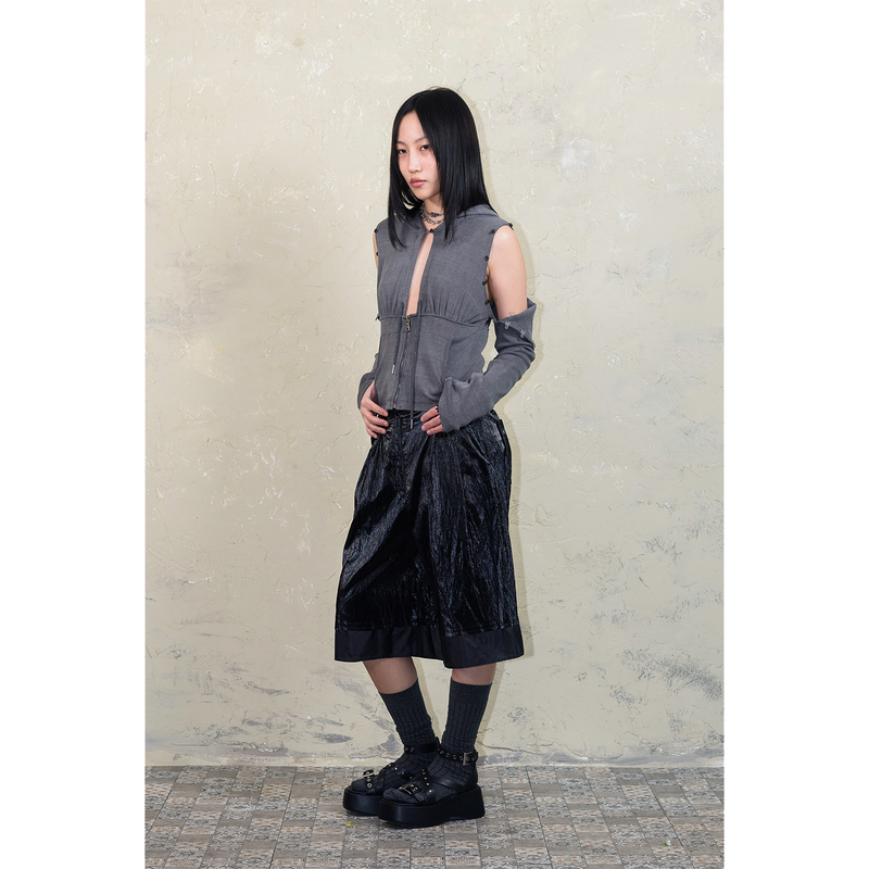 SLEEVE-OFF SHIRRING HOODIE