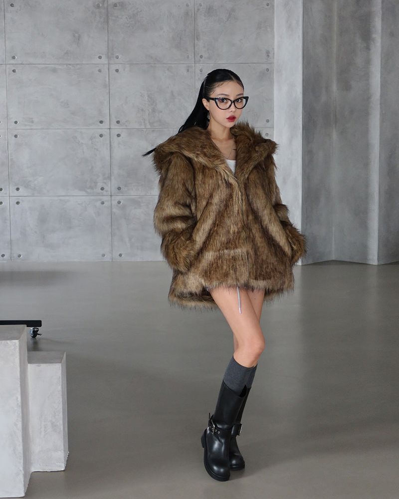 Delight-J(ディライトジェイ)の「High-quality hooded fake fur jacket(Jackets/Outerwear)」