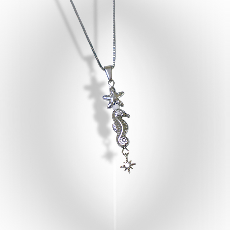 RUNARING（ルナリング）の「coral starfish seahorse necklace（Accessories）」