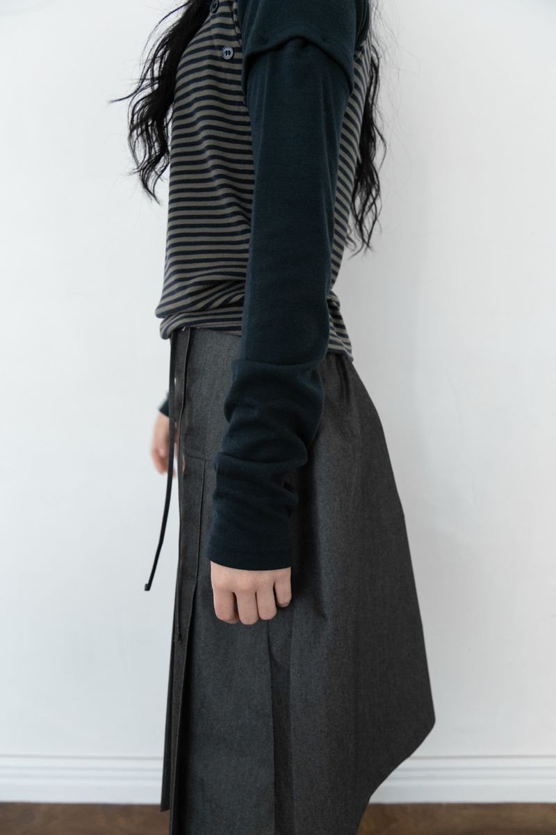 eyelet strap midi pleats skirt(2colors)