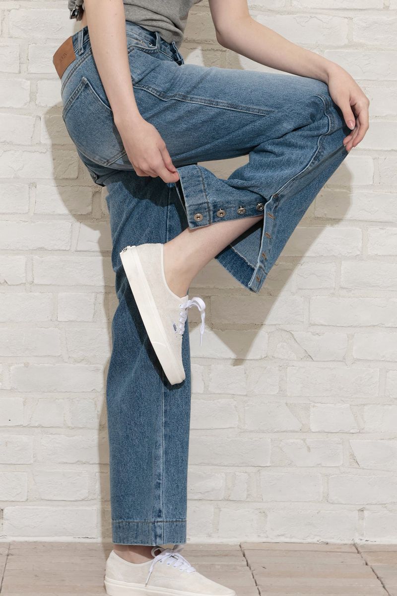 Loventina(ラヴェンティナ)の「ANKLE EYELET DENIM_BLUE(Pants)」