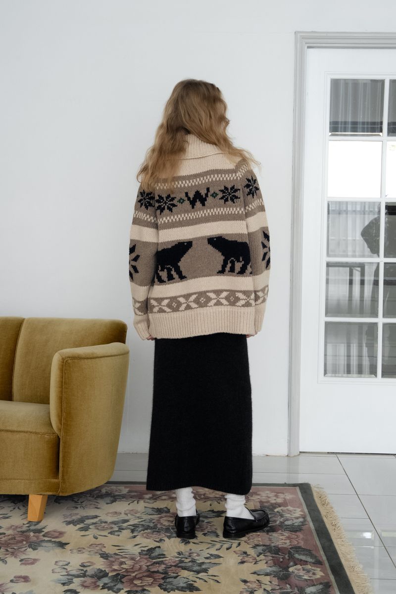 Polar bear cowichan_beige