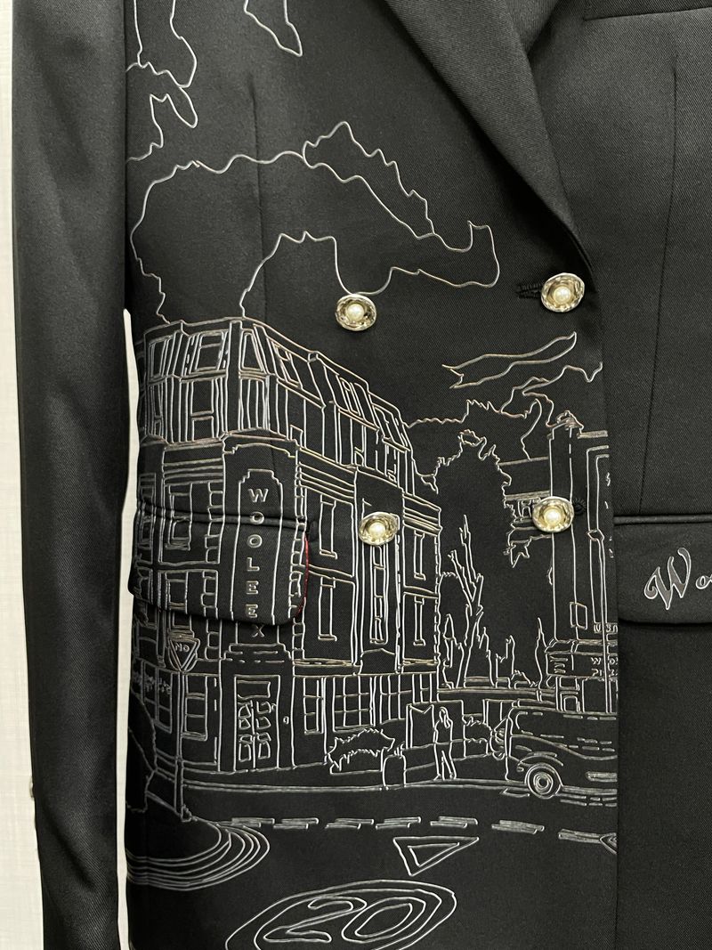 Black Street View  Suit