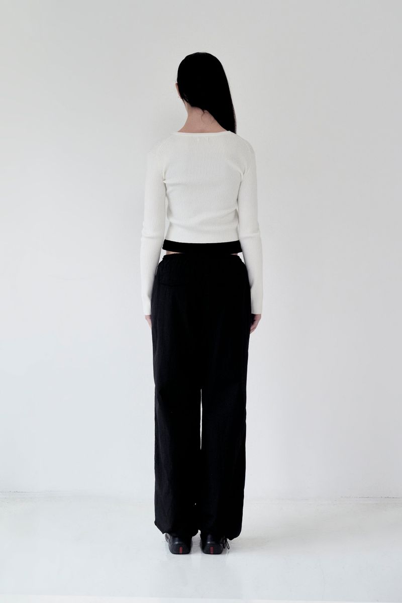 KIRSH PLAIN INCISION WOVEN PANTS [BLACK]