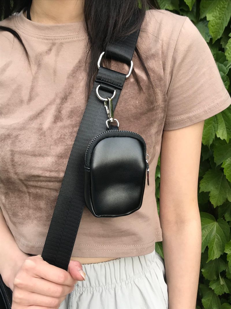 Public shoulder bag