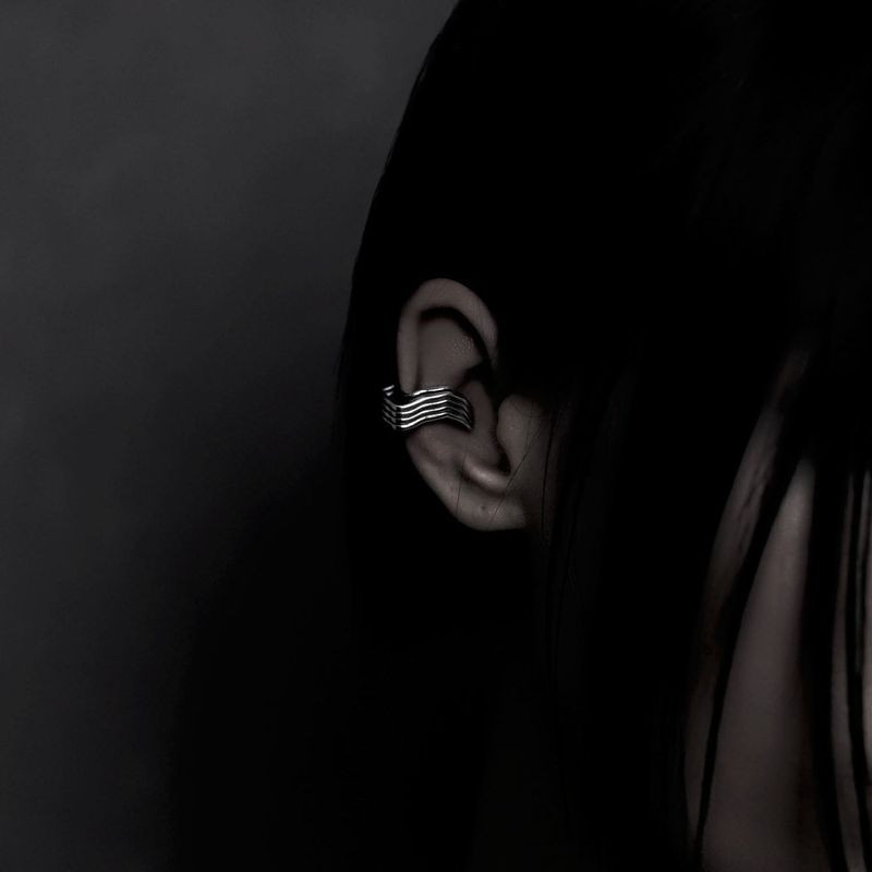 RIB PIPE EAR CUFF