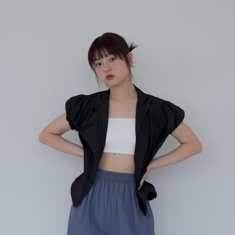 Uenui（ウニュイ）の「puff sleeve nylon tops（Tops）」