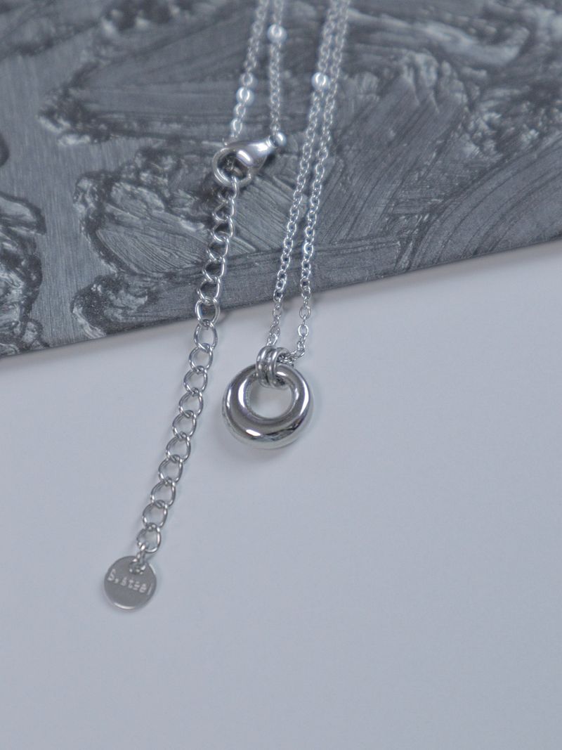 Donut pendant necklace