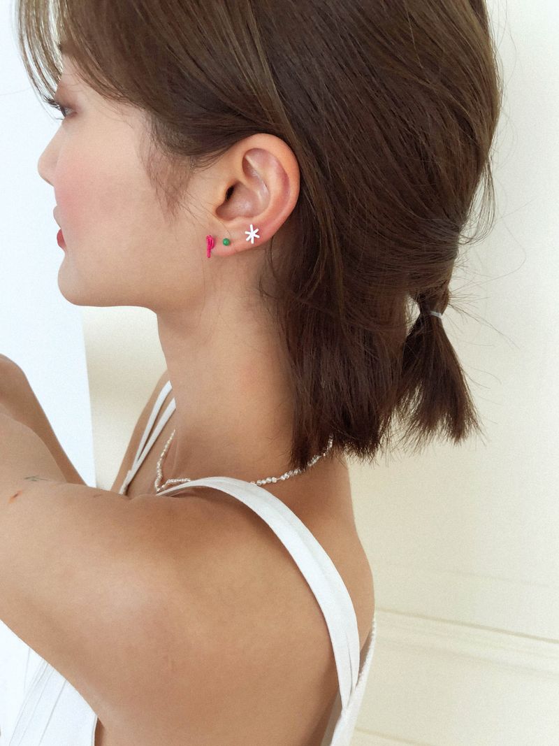 レインボードゥードゥルピアス (White)