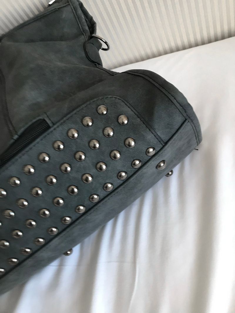 stud big shoulder bag