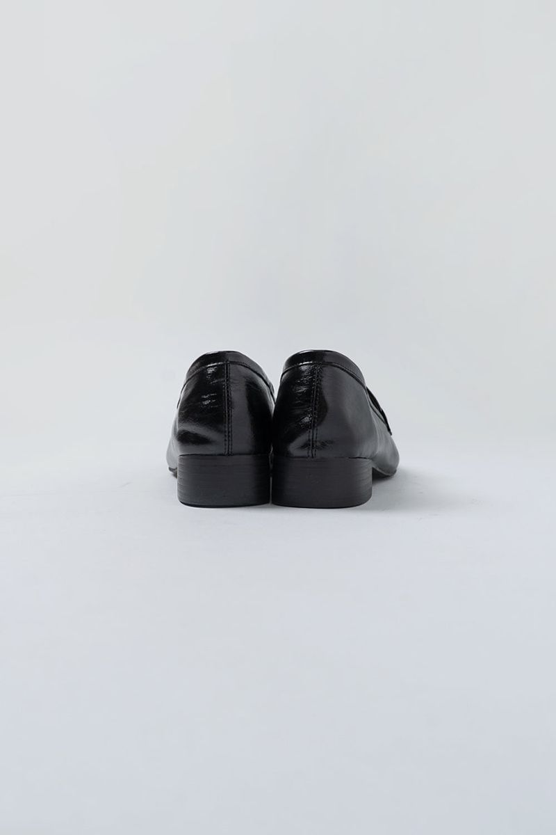 Glossy loafer_black