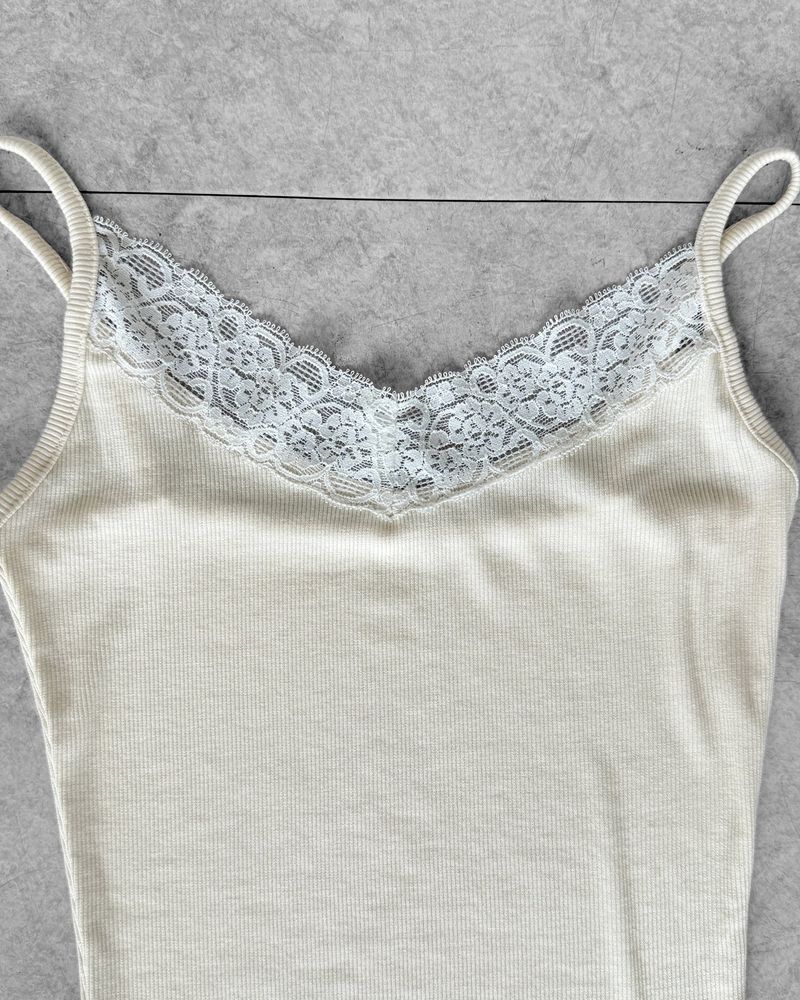 MORE LACE STRAP CAMI