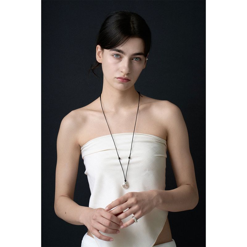  N.024/SHELL LEATHER NECKLACE_BLACK