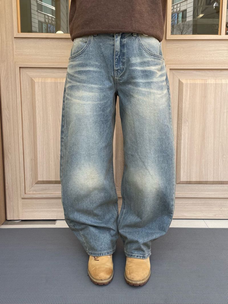 ESOO（イス）の「Moonlight Washed Balloon Jeans (S, M, L / 2colors)（Pants）」