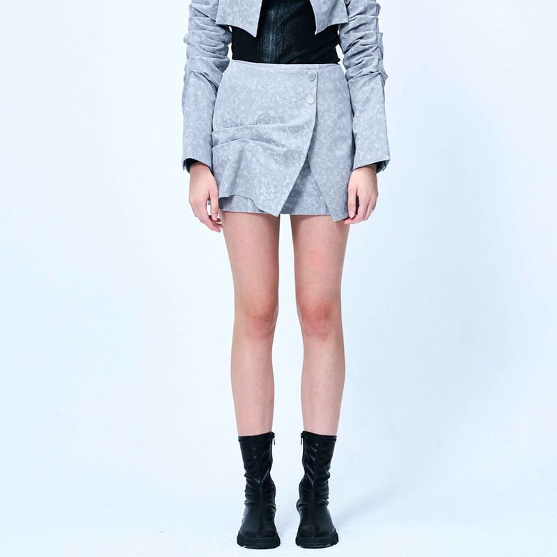 KIMZISU（キムジス）の「DOZI - Suede Mini Wrap Skirt _ Light Grey（Skirts）」