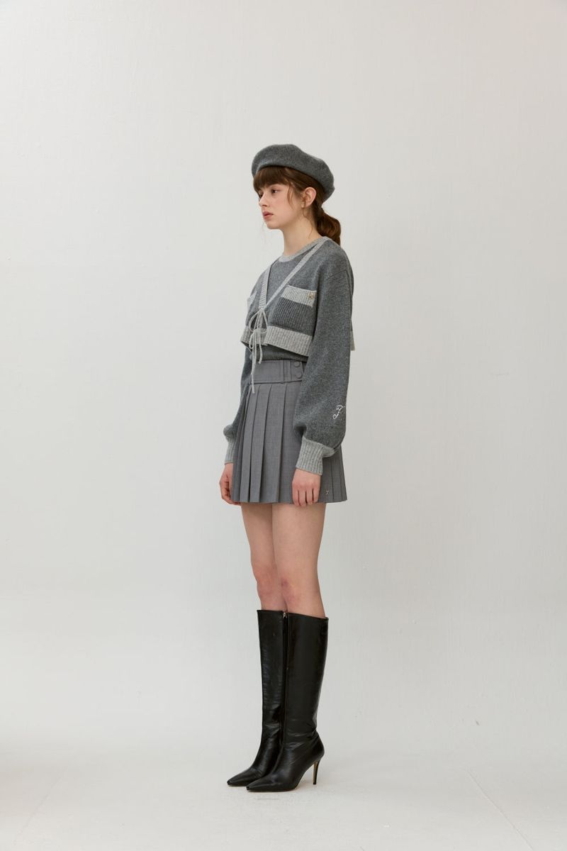 Wide band skirt