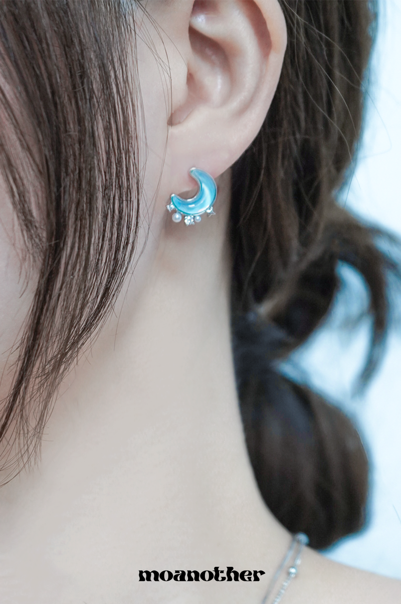 [HEarts2Hearts Jiwoo Pick!] Blueming Star Earrings