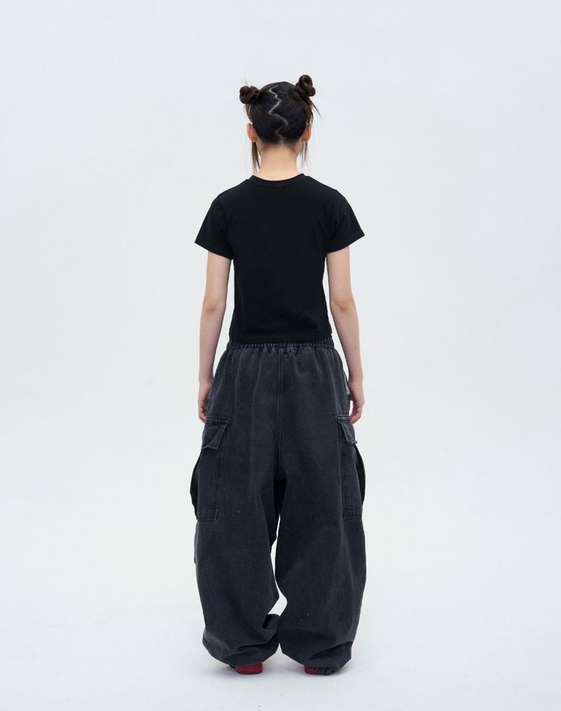 BIG GRAPHIC LOGO CROP TEE BLACK