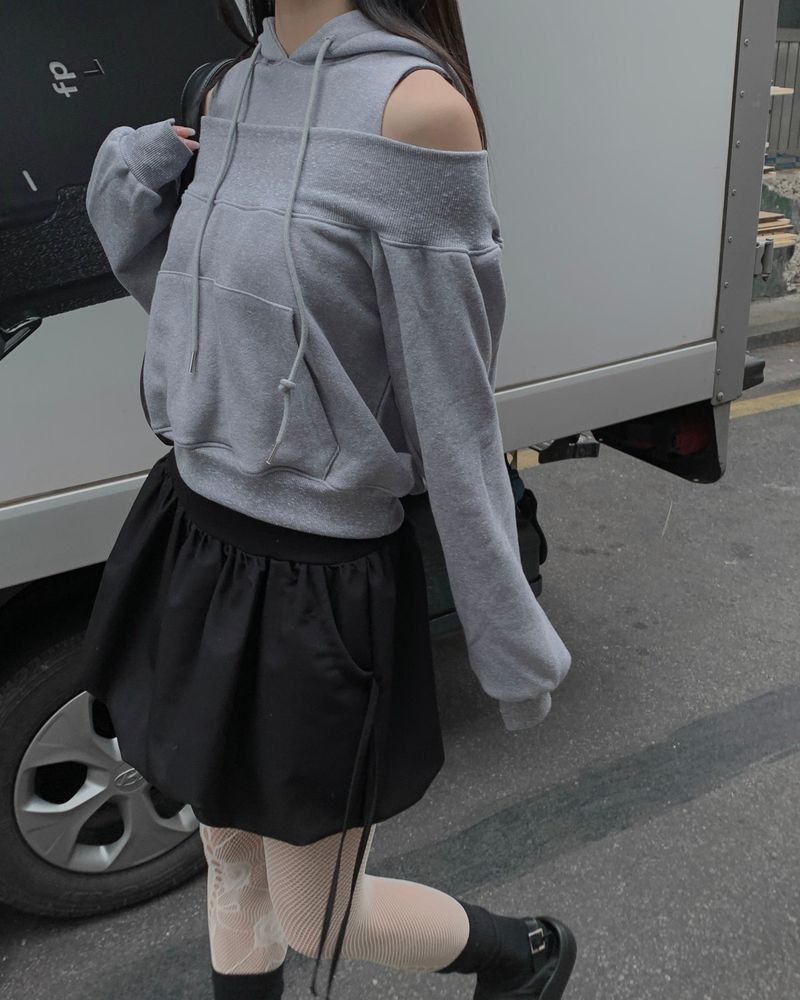 Off crop hoodie