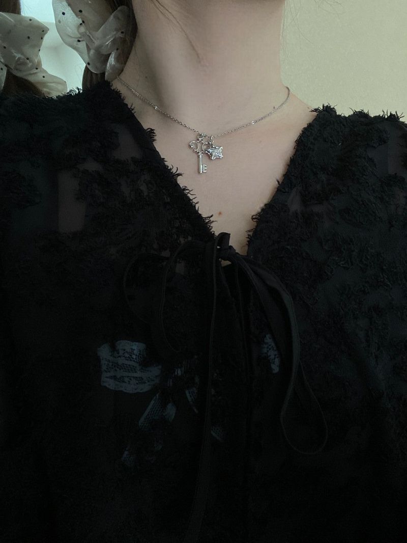 chain charm necklace