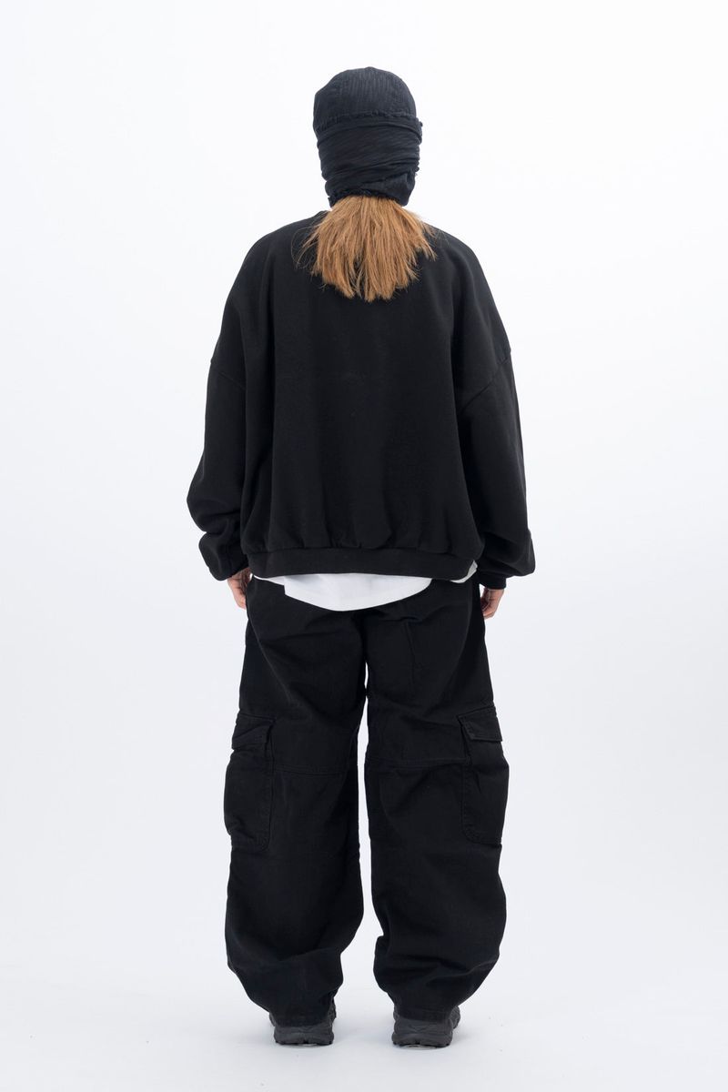 Neck Pierce Sweatshirt