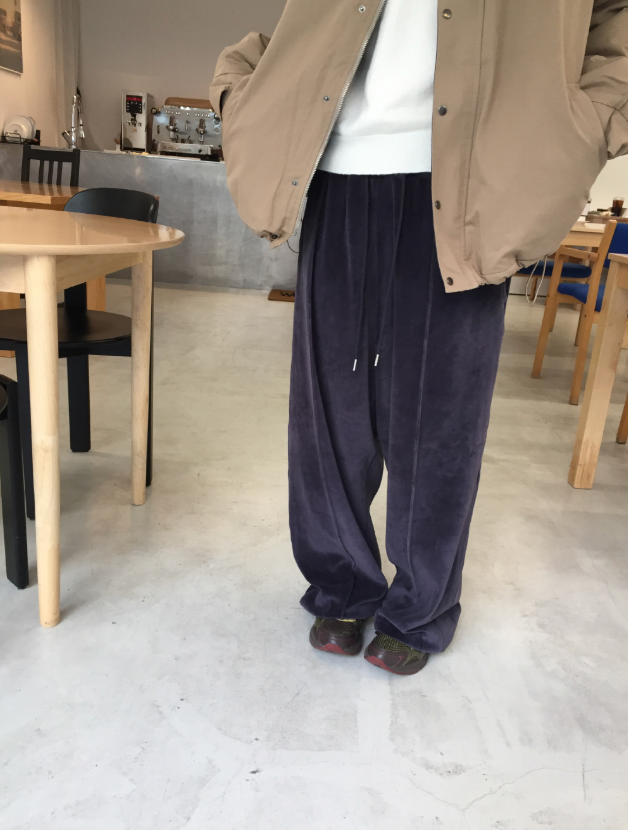 howu(ハウユ)の「ルニーベルベットバンディングトレーニングパンツ(2c)(パンツ)」