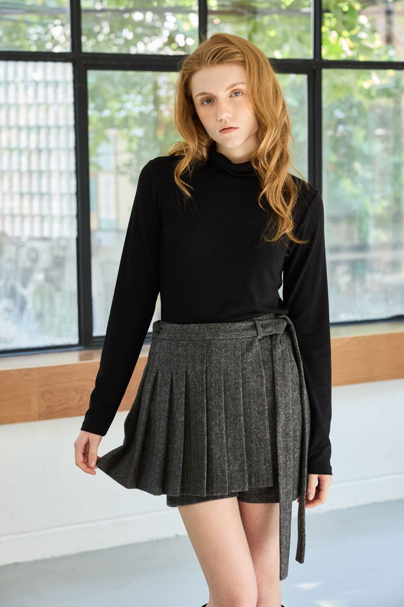 CLASSIC WOOL TURTLENECK TOP / BLACK