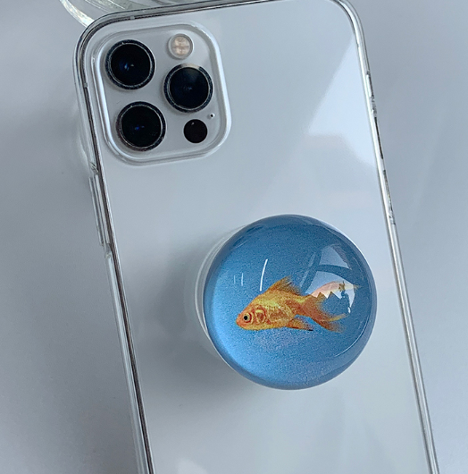 withsome(ウィズサム)の「Blue goldfish Bead Talk(Smartphone Accessories)」
