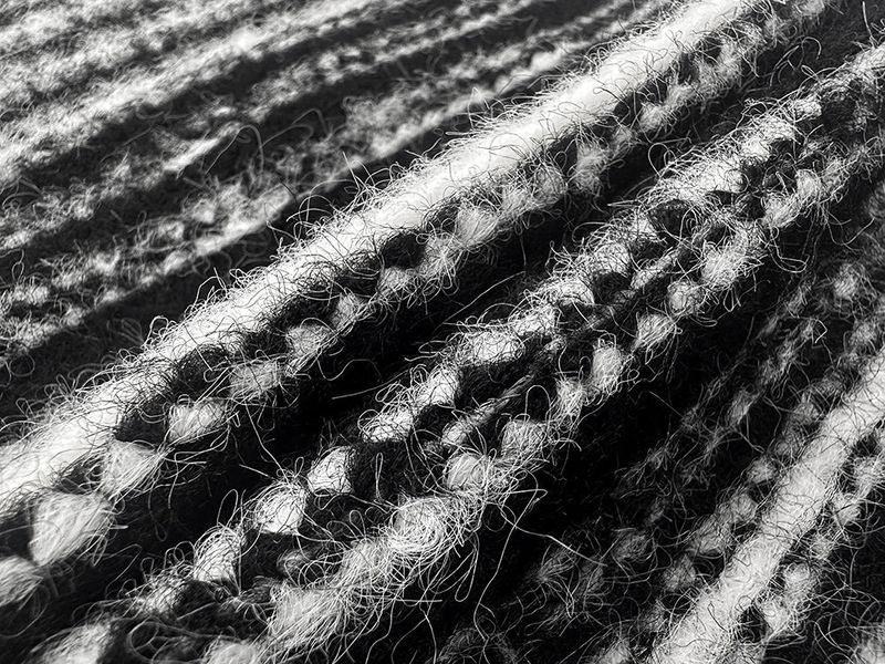 Nail Stripe Wool Muffler