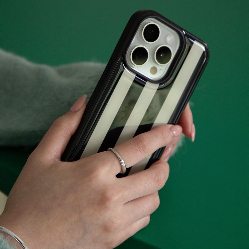 minomi(ミンノミ)の「black&beige stripe(Smartphone Accessories)」
