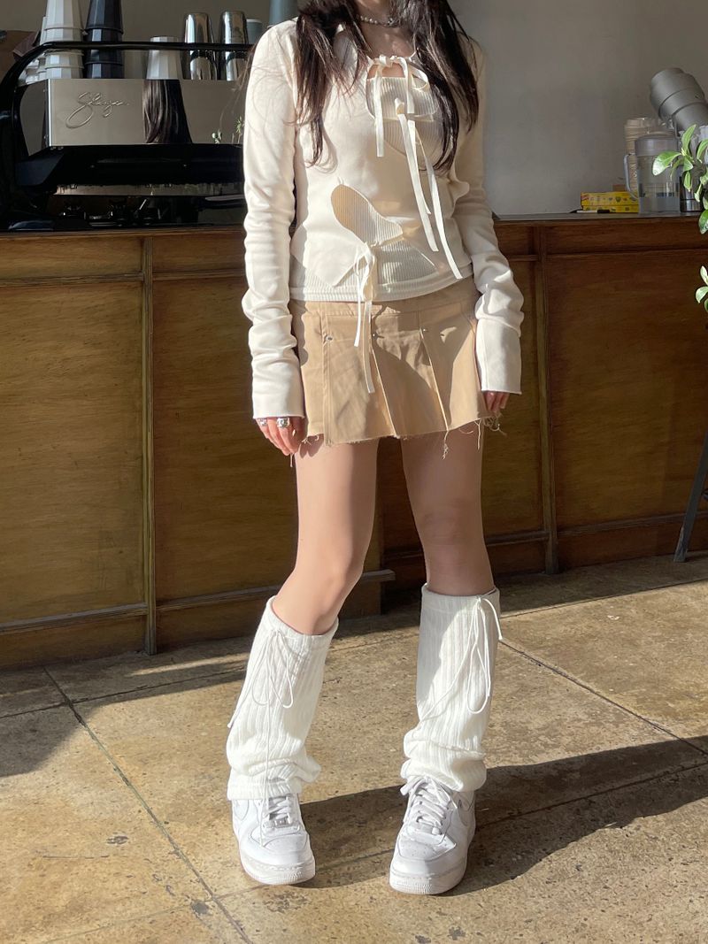 Strap slit collars ribbon T-shirt