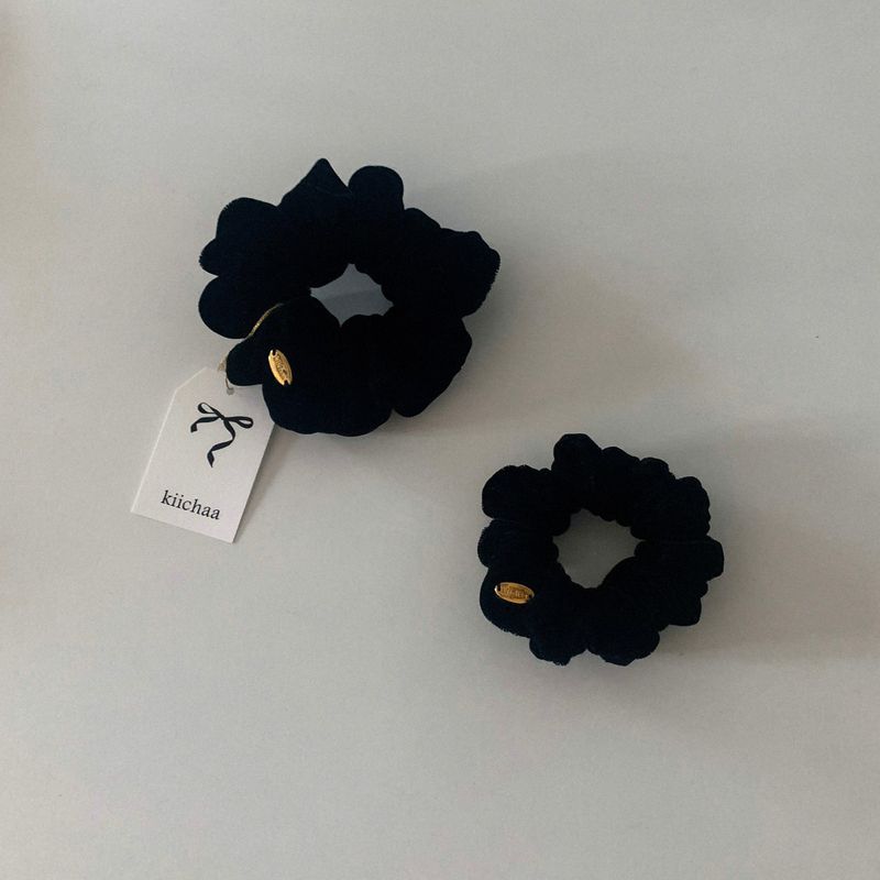 Sabrin Scrunchie