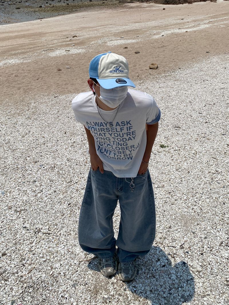 Bit Delight Curved Denim Pants (Light Blue)