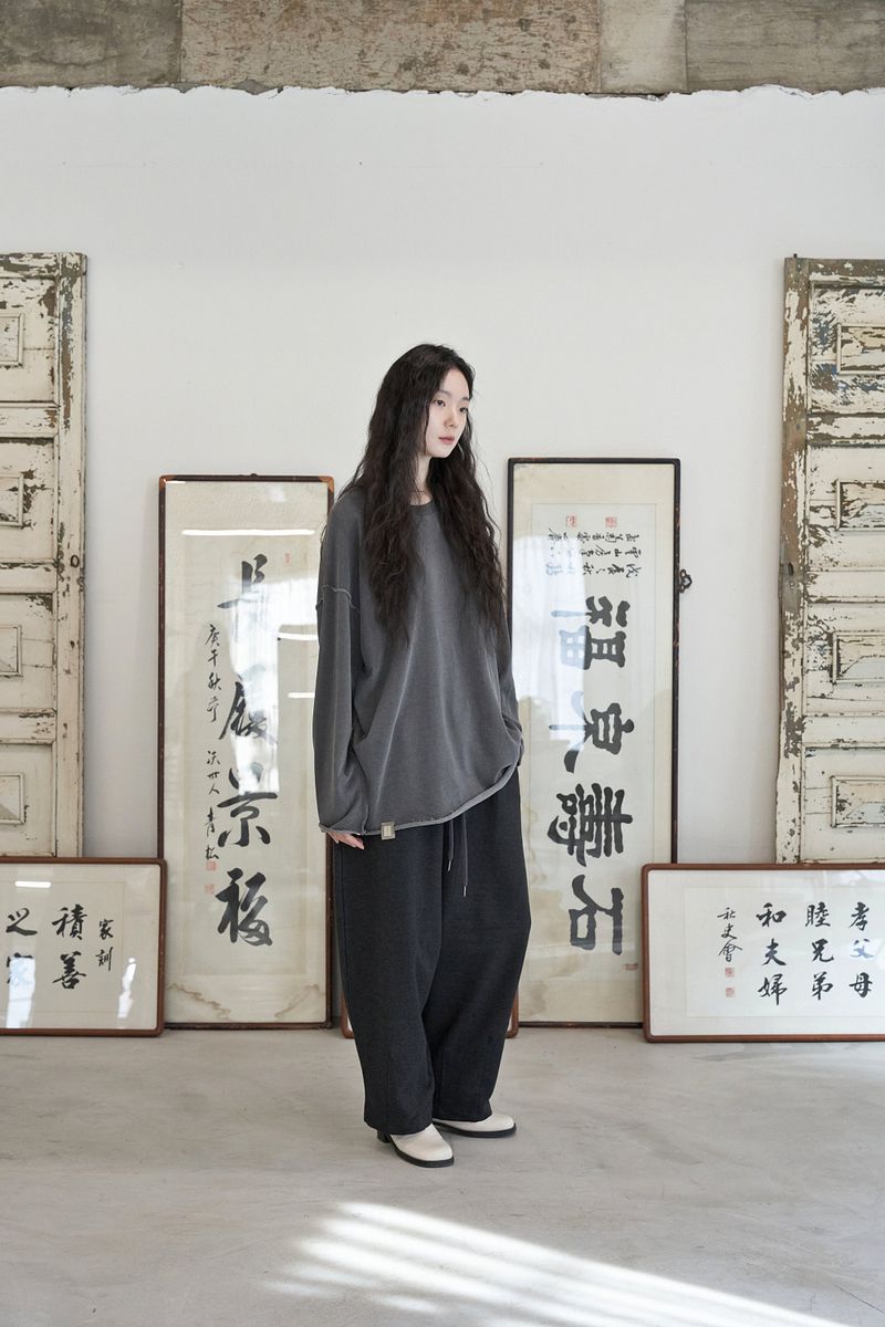 ヴィンテージ P. ダイイングカットアウトボックスTシャツ (Charcoal)