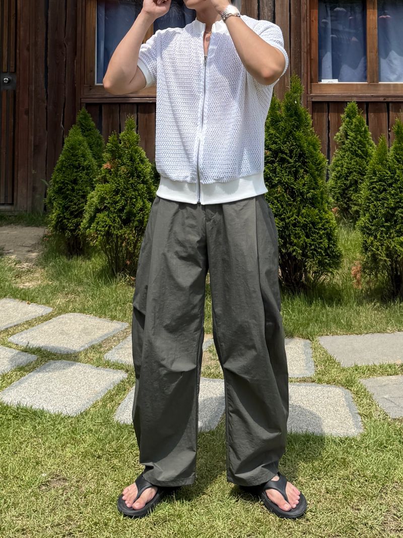 Half-neck punching zip-up cardigan