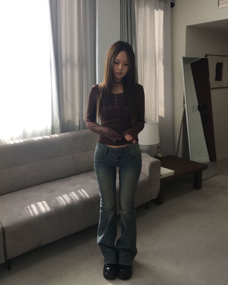 Grunge boots cut denim pants