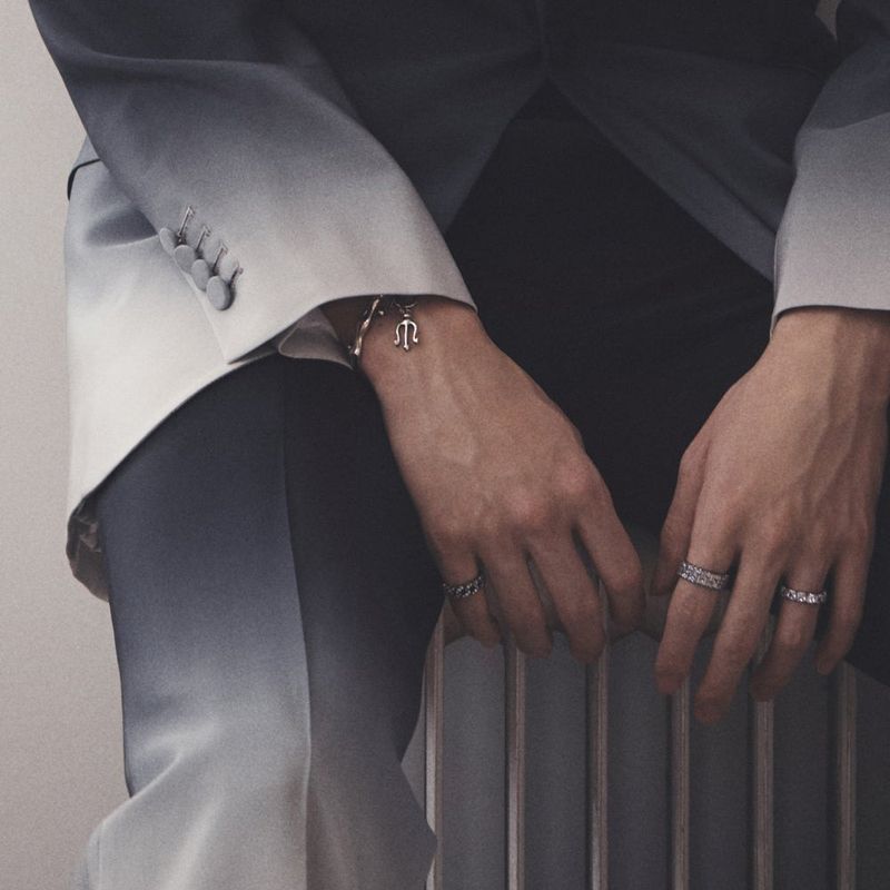 [KANG DANIEL] Square Prong Setting Ring (black silver)