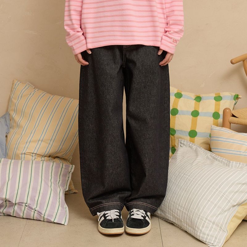 Back Maltese Embroidery Flap Denim Pants