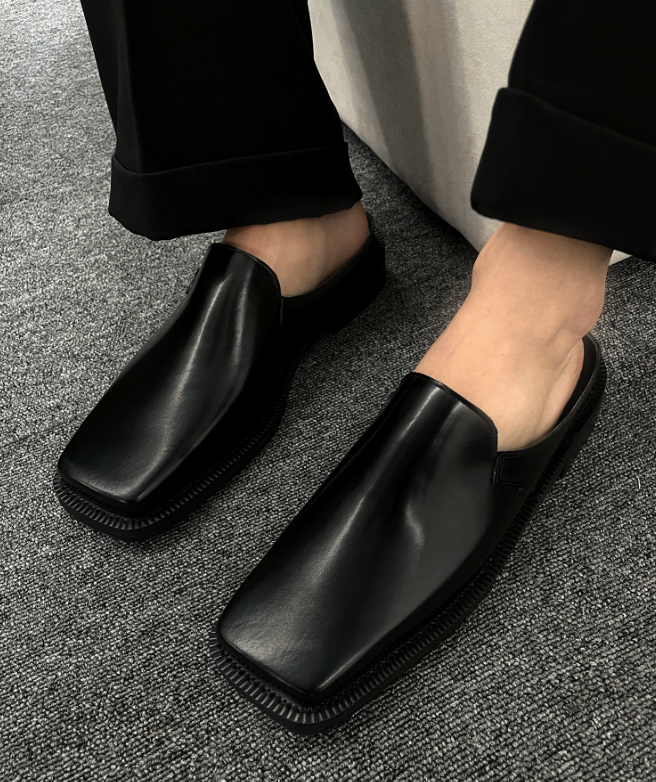 COSYHARU（コシハル）の「ライナーブラックレザーミュール（シューズ）」
