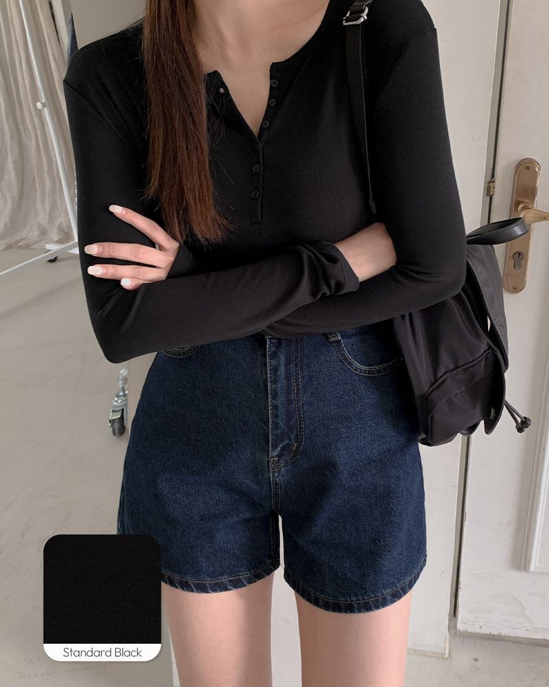 [MADE] Roy Henry neck button T-shirt