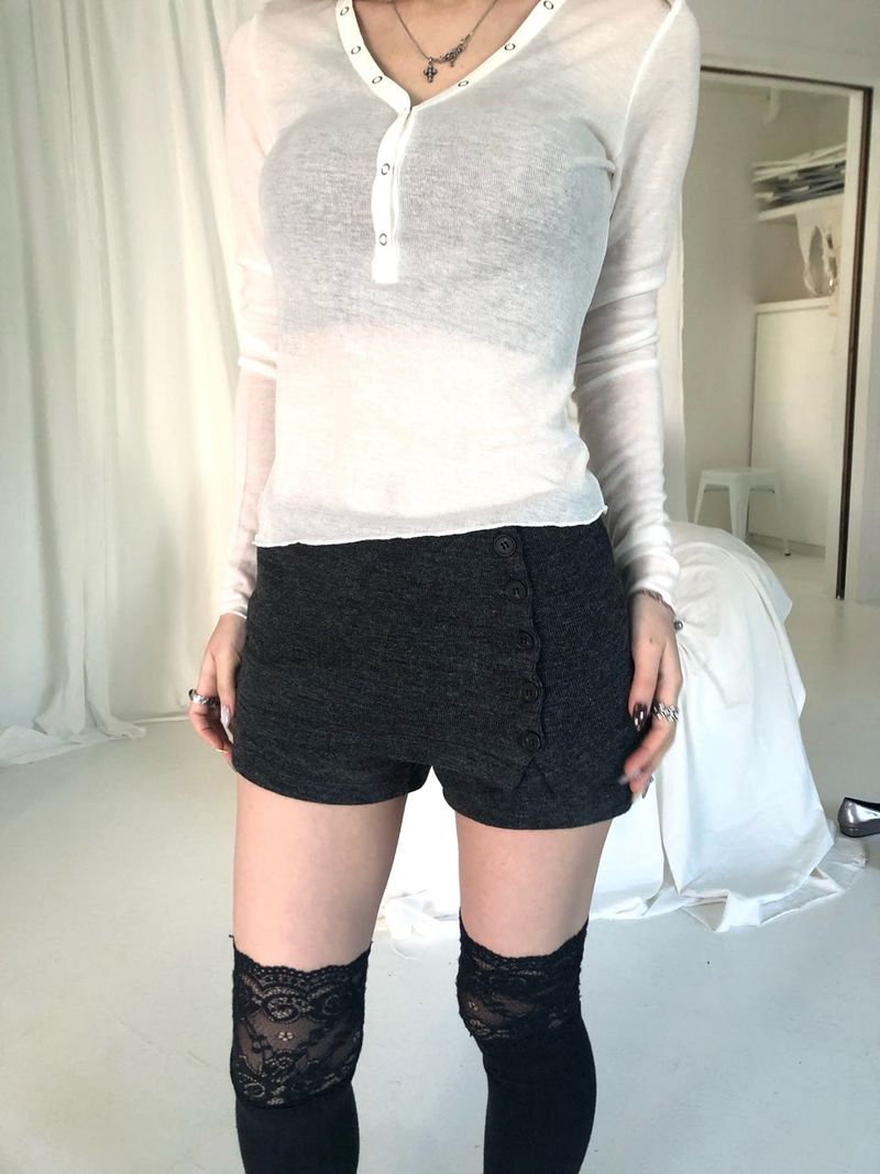 Button folding shorts