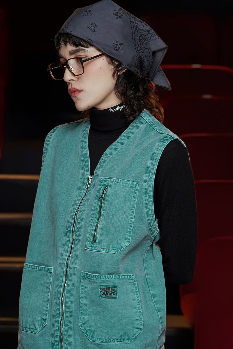 DYED ZIP CARGO VEST / EMERALD