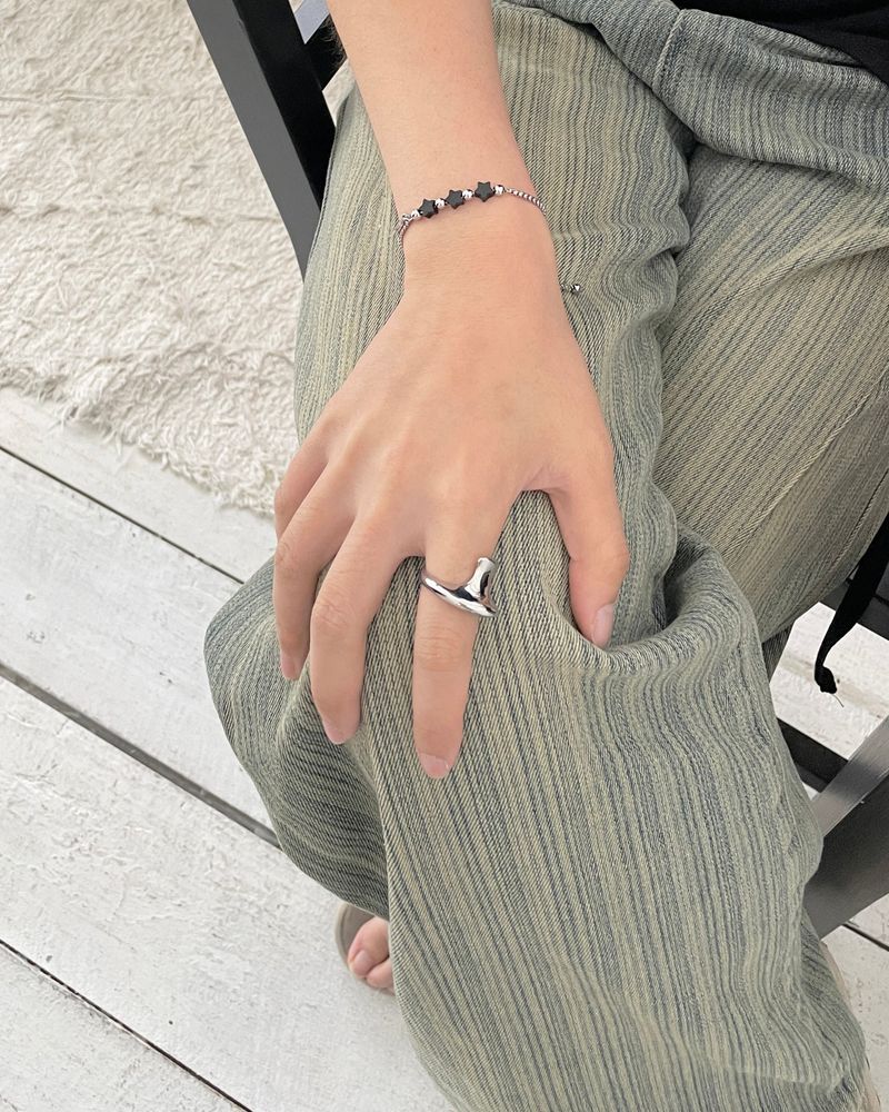 Fluid Curve Ring