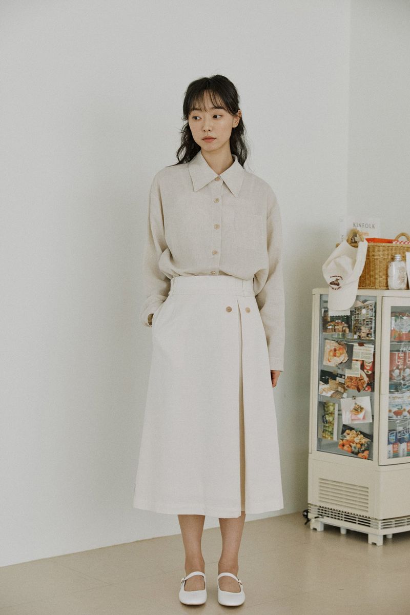 button skirt natural