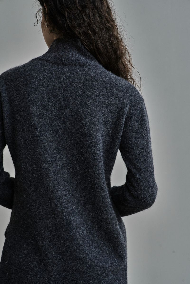 SIDE SLIT TURTLENECK_CHARCOAL